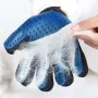 Перчатка для вычесывания шерсти True Touch для кошек и собак Черно-синяя (H.8126q)