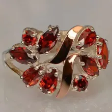 Серебряное кольцо Sil с золотыми вставками Гранат (Sil-121) Серебряное кольцо Sil с золотыми вставками Гранат (Sil-121)