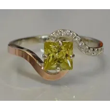 Серебряное кольцо Sil с золотыми накладками Желтый (Sil-208) Серебряное кольцо Sil с золотыми накладками Желтый (Sil-208)