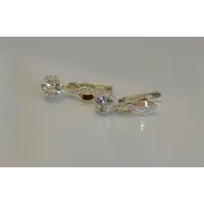 Серьги сердце Sil в руках 102s-5 Прозрачный (Sil-936) Серьги сердце Sil в руках 102s-5 Прозрачный (Sil-936)