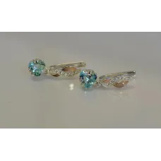 Серьги сердце Sil в руках 102s-8 Гранат (Sil-939) Серьги сердце Sil в руках 102s-8 Гранат (Sil-939)