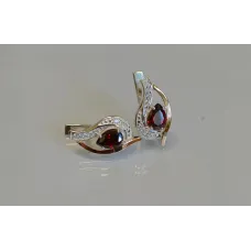 Серебряные серьги Sil с элементами золота 078s-8 Гранат (Sil-924) Серебряные серьги Sil с элементами золота 078s-8 Гранат (Sil-924)
