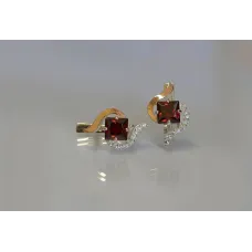 Серебряные серьги Sil с золотыми накладками 118s-3 Гранат (Sil-819) Серебряные серьги Sil с золотыми накладками 118s-3 Гранат (Sil-819)