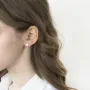 Золотые серьги-пусеты Клевер (фианит) с06070 Оникс