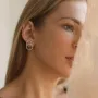 Серебряные серьги - пусеты Пересечение колец 122584 Оникс