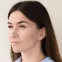 Золоті сережки-пусети з фіанітами.