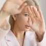Серебряные серьги-пусеты Круговорот с жемчугом 122593 Оникс
