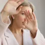 Серебряные серьги-пусеты Круговорот с жемчугом 122593 Оникс