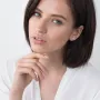 Золоті сережки-пусети з фіанітами.