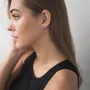 Золоті сережки-гвоздики Квітка з сапфірами та діамантами сб0100lg Онікс