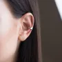 Серьга - каффа в белом золоте с06378 Оникс