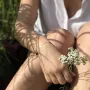 Золотий браслет з фіанітами.