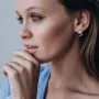 Золотые серьги на английской застежке с06162 Оникс