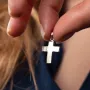 Крестик в белом золоте п03753 Оникс