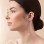 Серьги - пусеты Шарик на цепочке в белом золоте с08242 Оникс