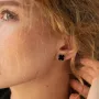Серебряные серьги - пусеты Клевер (синт. оникс) OR128220 Оникс