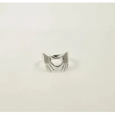 Кольцо сердце из рук Maxi Silver 8593 SE 16.5