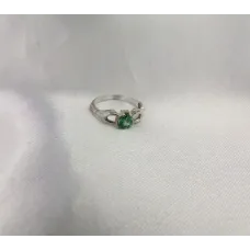 Кольцо сердце в руках Maxi Silver 4534 SE 16