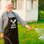 Фартух чорний кухонний з принтом для дачника Дачна війська Схрещені Лопатка та Граблі ФА000767 Кавун