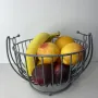 Кошик для фруктів на підніжці DECOR Завиток-1 25х25 см 1025 сірий мармур