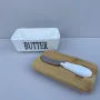 Маслянка фарфорова з ножем 15х8,6х6,4 см Butter Interos PJ03629